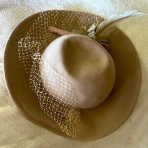 vintage Betmar wool women’s hat feather netting tan cream